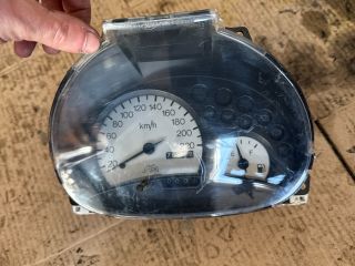 bontott FORD KA Kilométeróra