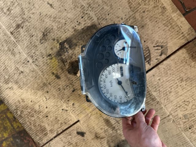 bontott FORD KA Kilométeróra