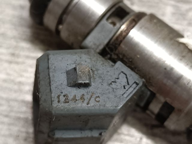 bontott FORD KA Porlasztó (1 db)