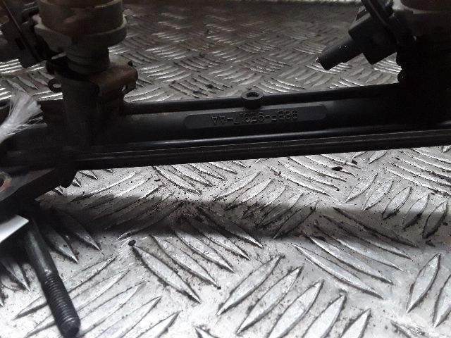 bontott FORD KA Porlasztó Sor / Híd