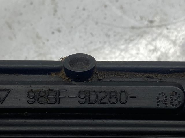 bontott FORD KA Porlasztó Sor / Híd