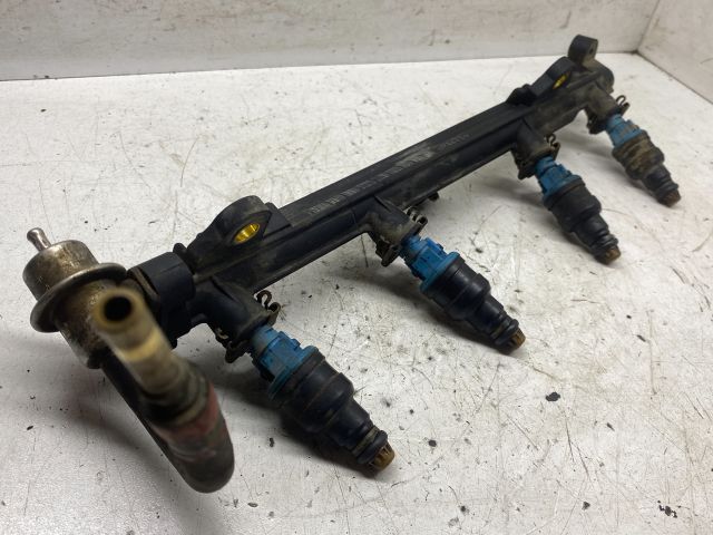 bontott FORD KA Porlasztó Sor / Híd