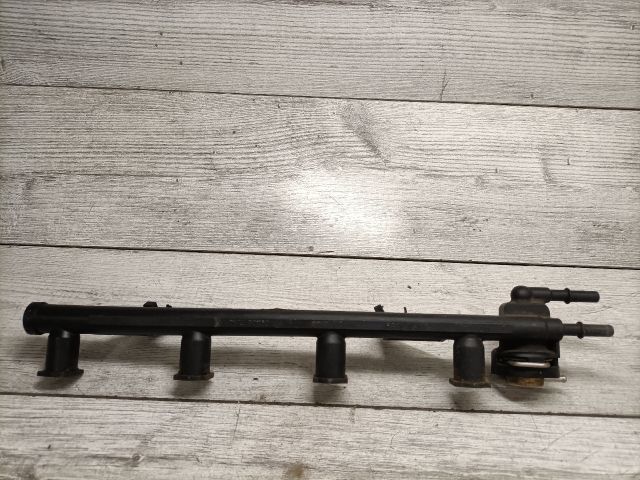 bontott FORD KA Porlasztó Sor / Híd