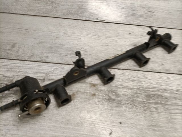 bontott FORD KA Porlasztó Sor / Híd