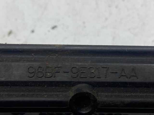 bontott FORD KA Porlasztó Sor / Híd