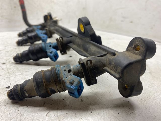 bontott FORD KA Porlasztó Sor / Híd