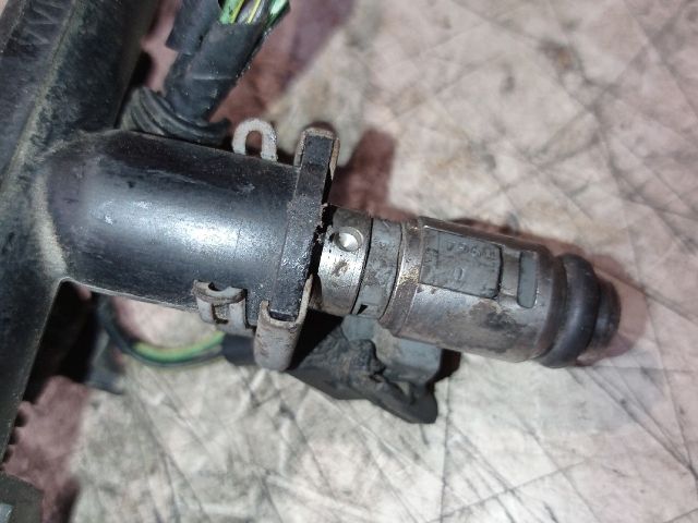 bontott FORD KA Porlasztó Sor / Híd