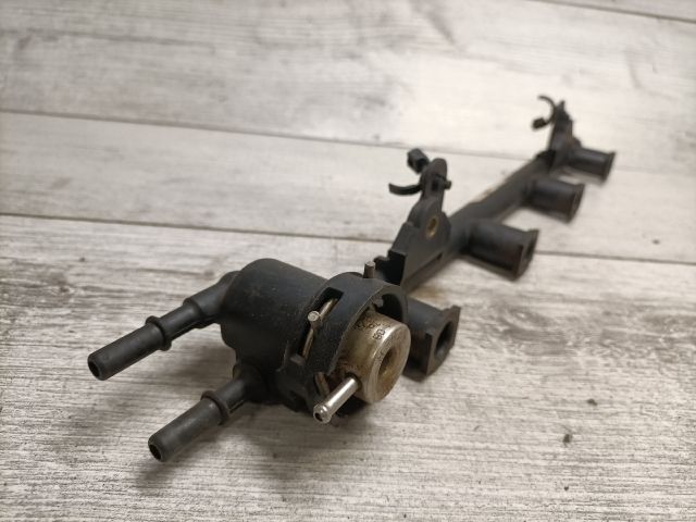 bontott FORD KA Porlasztó Sor / Híd