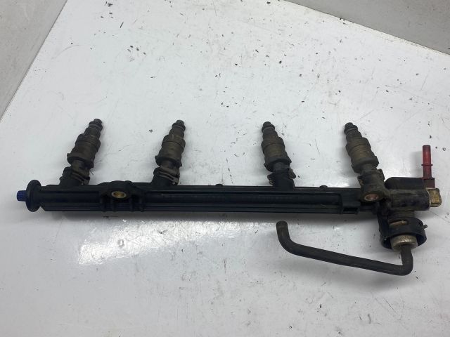 bontott FORD KA Porlasztó Sor / Híd