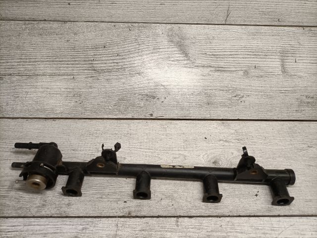 bontott FORD KA Porlasztó Sor / Híd