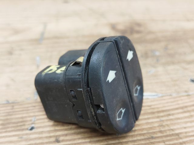 bontott FORD KA Ablakemelő Kapcsoló Négyes / Kettes