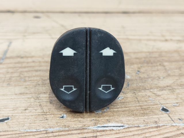 bontott FORD KA Ablakemelő Kapcsoló Négyes / Kettes