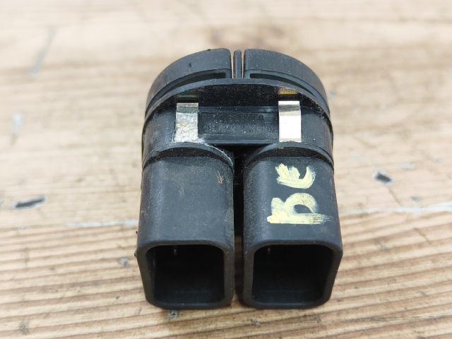 bontott FORD KA Ablakemelő Kapcsoló Négyes / Kettes