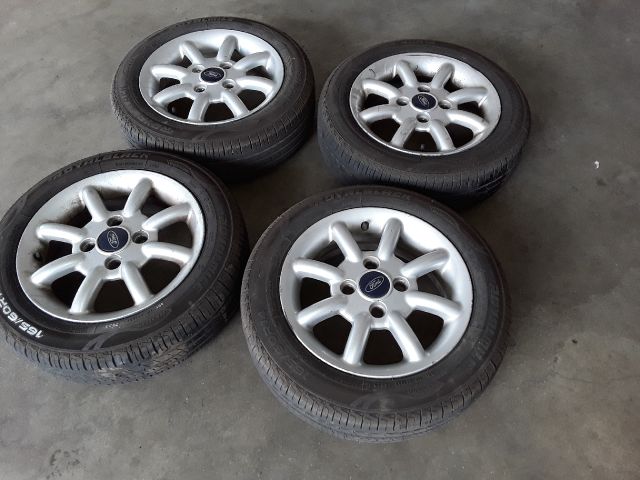 bontott FORD KA Alufelni Szett Gumival
