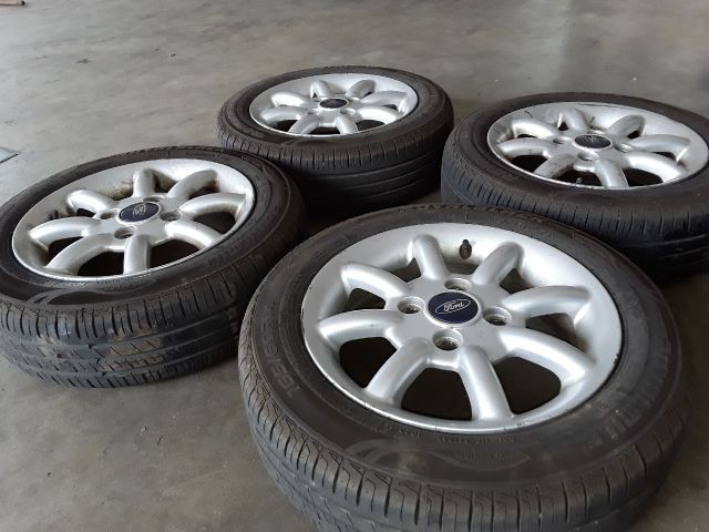 bontott FORD KA Alufelni Szett Gumival