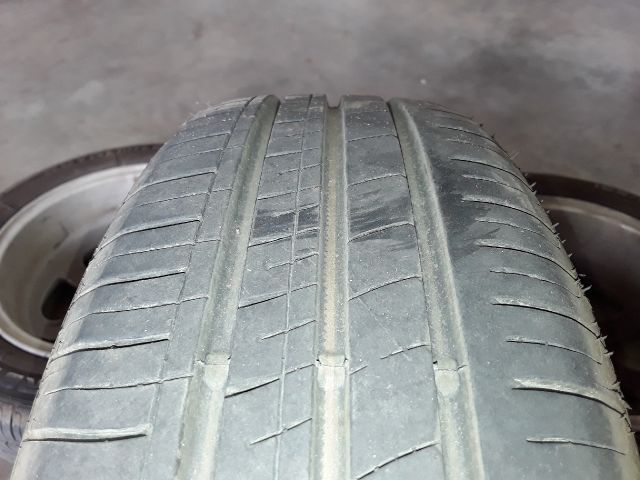 bontott FORD KA Alufelni Szett Gumival