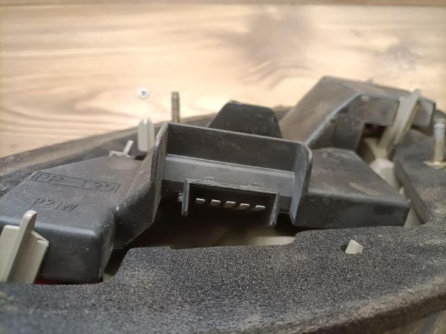 bontott FORD KA Bal Hátsó Lámpa