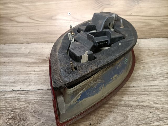 bontott FORD KA Bal Hátsó Lámpa