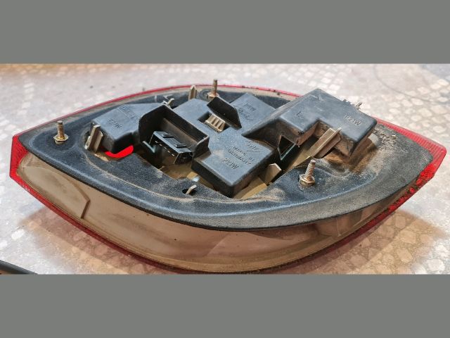 bontott FORD KA Bal Hátsó Lámpa