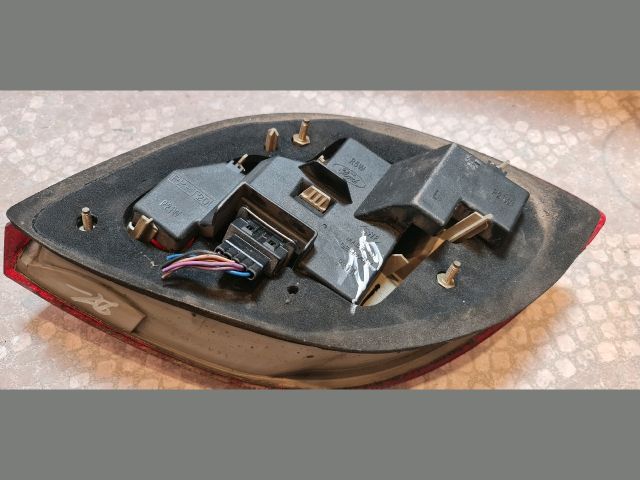 bontott FORD KA Bal Hátsó Lámpa