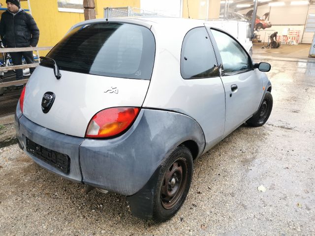 bontott FORD KA Bal hátsó Sárvédő Gumi