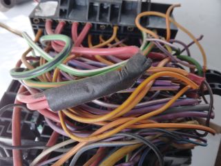 bontott FORD KA Biztosítéktábla Utastér