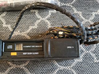 bontott FORD KA CD / DVD Tár