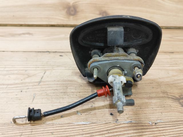 bontott FORD KA Csomagtér Nyitó Kar / Gomb