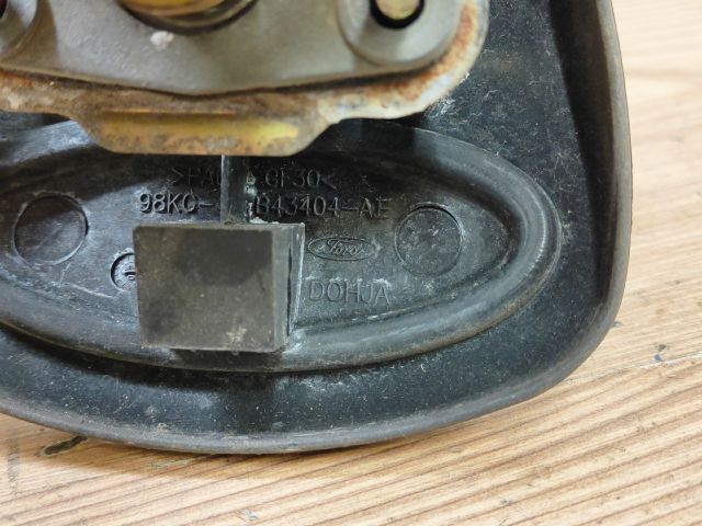 bontott FORD KA Csomagtér Nyitó Kar / Gomb