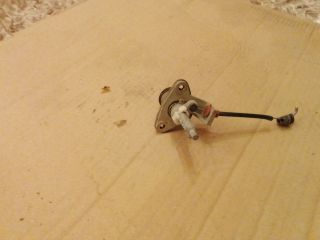 bontott FORD KA Csomagtérajtó Zárbetét