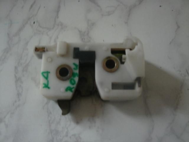 bontott FORD KA Csomagtérajtó Zárszerkezet