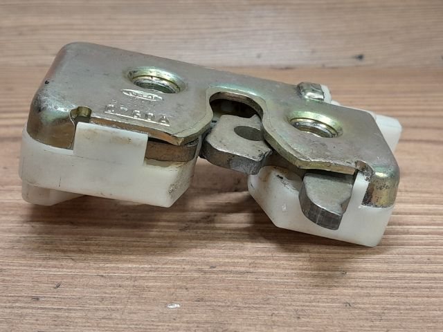 bontott FORD KA Csomagtérajtó Zárszerkezet