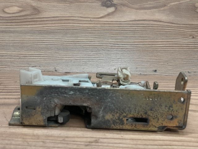 bontott FORD KA Csomagtérajtó Zárszerkezet