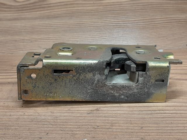 bontott FORD KA Csomagtérajtó Zárszerkezet