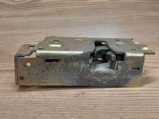 bontott FORD KA Csomagtérajtó Zárszerkezet