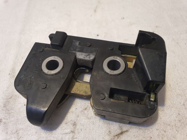 bontott FORD KA Csomagtérajtó Zárszerkezet