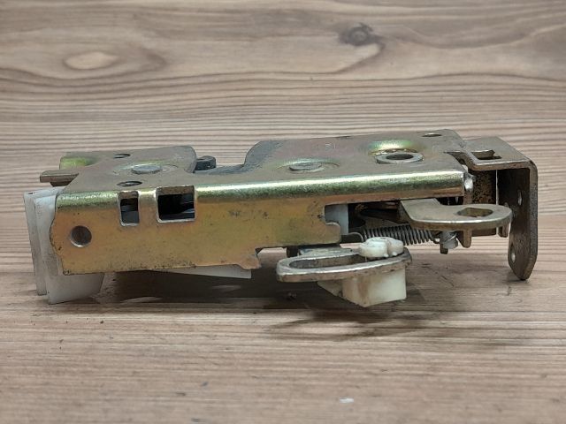 bontott FORD KA Csomagtérajtó Zárszerkezet