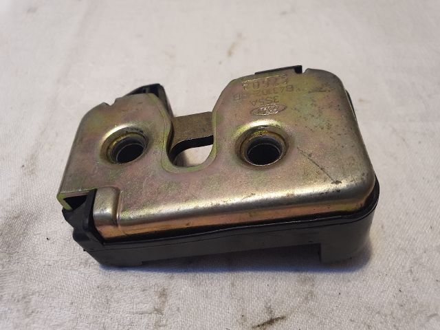 bontott FORD KA Csomagtérajtó Zárszerkezet