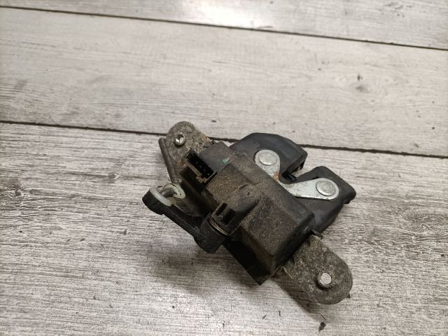 bontott FORD KA Csomagtérajtó Zárszerkezet