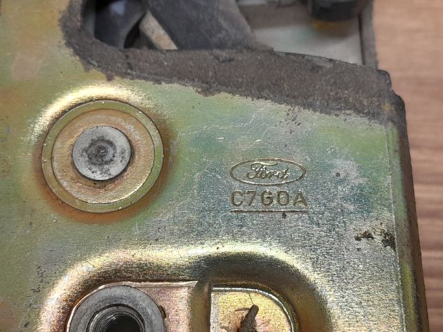 bontott FORD KA Csomagtérajtó Zárszerkezet