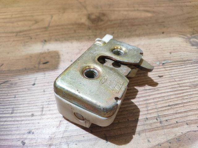 bontott FORD KA Csomagtérajtó Zárszerkezet