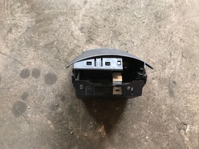 bontott FORD KA Első Hamutartó