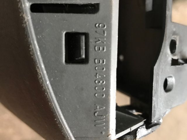 bontott FORD KA Első Hamutartó