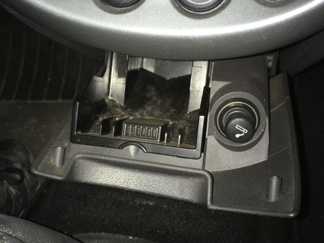 bontott FORD KA Első Hamutartó