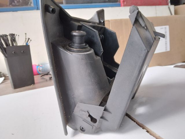 bontott FORD KA Első Hamutartó