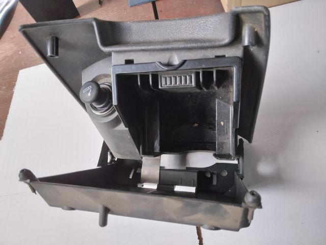 bontott FORD KA Első Hamutartó