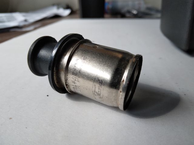 bontott FORD KA Első Hamutartó