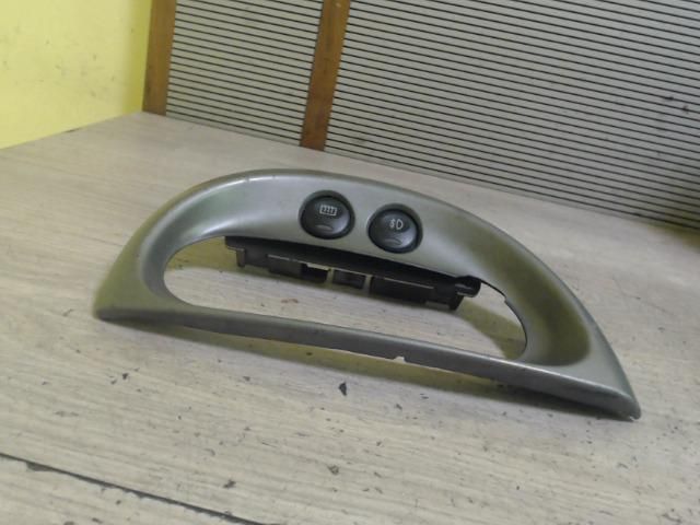 bontott FORD KA Hátsó Ködzárófény Kapcsoló