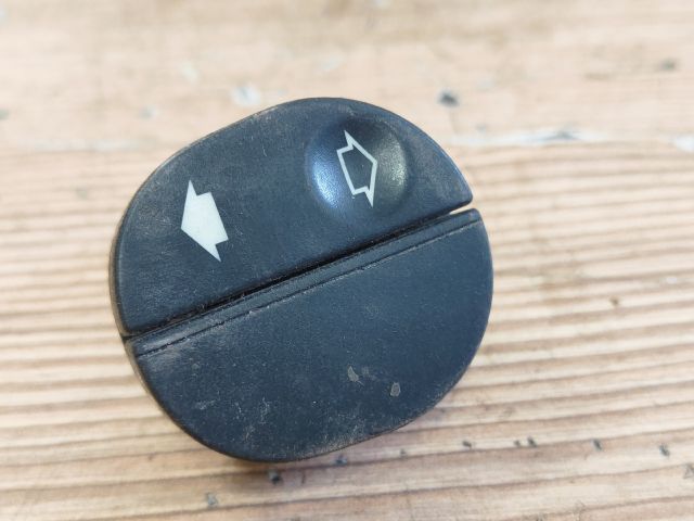 bontott FORD KA Jobb első Ablakemelő Kapcsoló