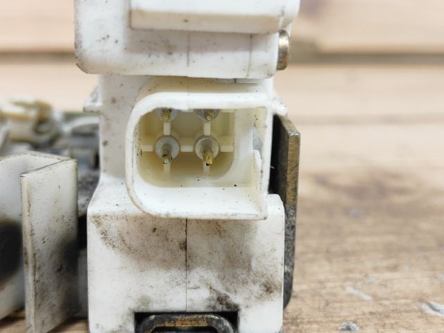 bontott FORD KA Jobb első Ajtózár